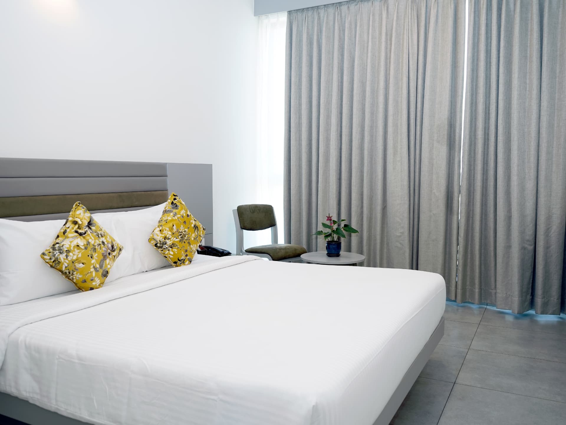 Executive Room — view 1 of 3